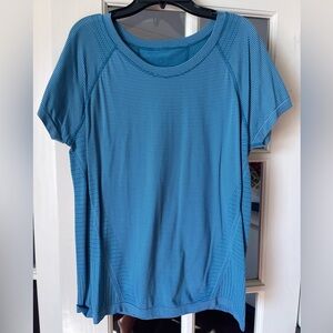 Athleta Momentum XL Aqua Blue Microstripe Striped Seamless Women's Top EUC!